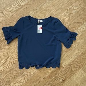 Blue/grey colored scalloped top from H&M, new with tags